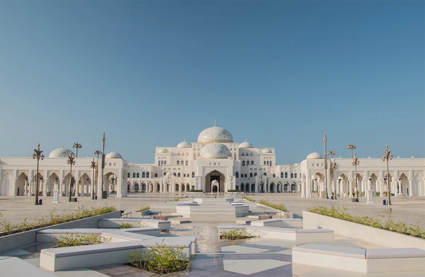 Verblijven in Koninklijke Pracht: Het Abu Dhabi Royal Palace Hotel